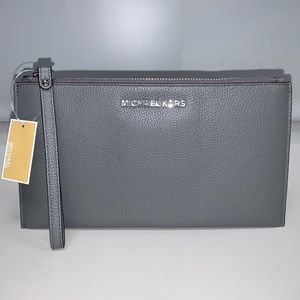 Michael Kors Jet Set Wristlet